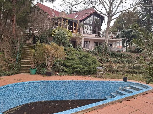 Eladó ház Pécs, Mecsekoldal 220 nm