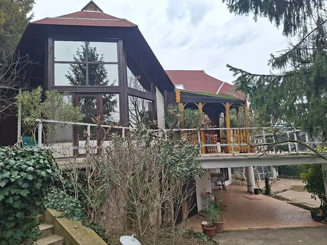 Eladó ház Pécs, Mecsekoldal 220 nm