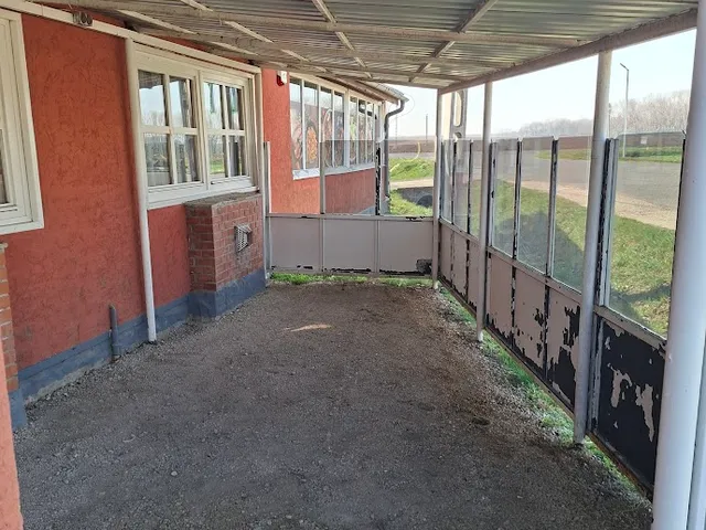 Eladó kereskedelmi és ipari ingatlan Kocsola 170 nm