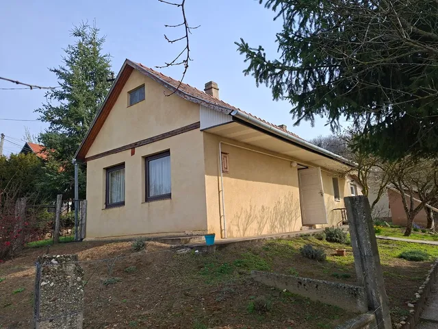 Eladó ház Kurd 45 nm