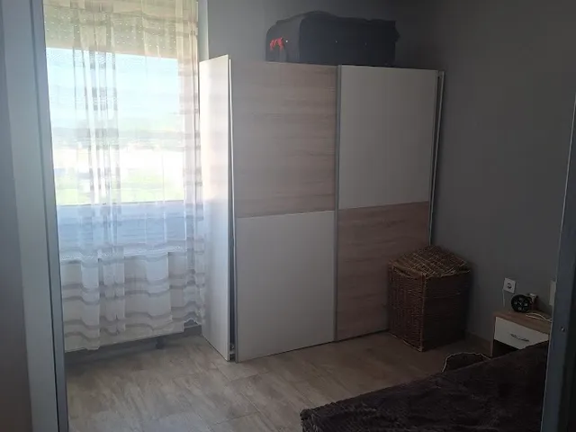 Eladó lakás Komló, Hegyhát utca 59 nm