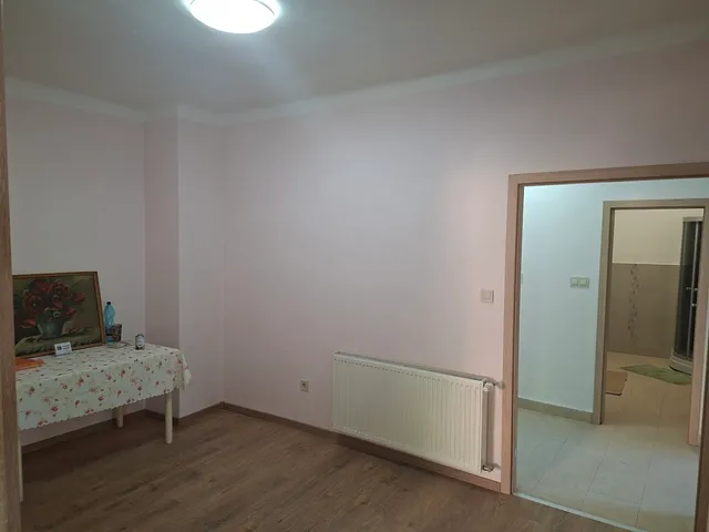 Eladó lakás Komló 91 nm