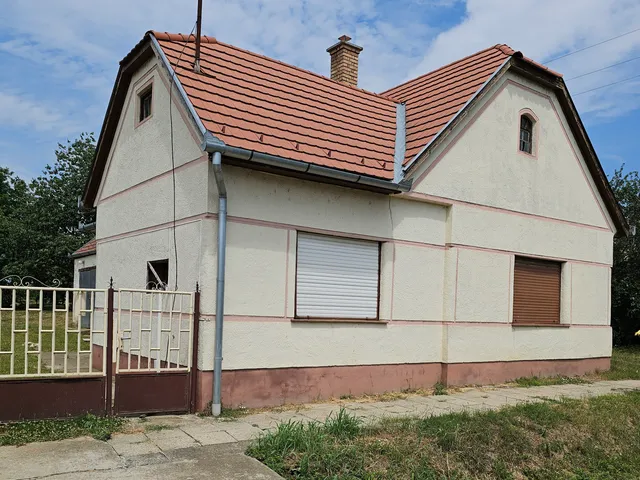 Eladó ház Nak 70 nm