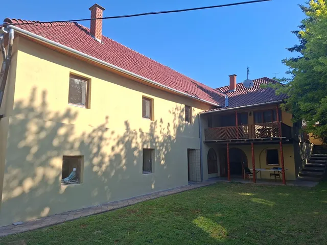 Eladó ház Hőgyész 150 nm
