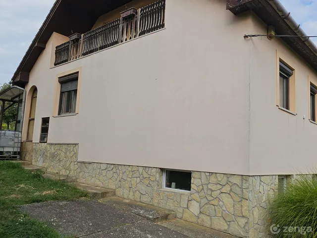 Eladó ház Dombóvár 220 nm