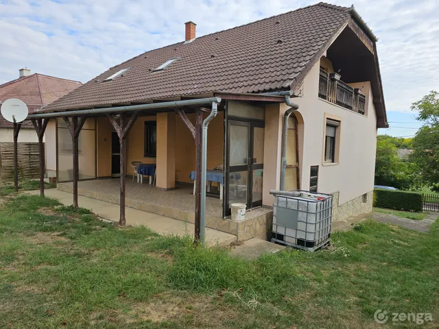 Eladó ház Dombóvár 220 nm