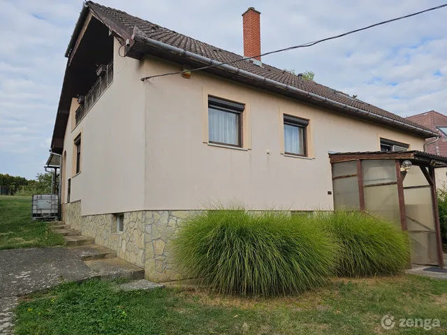 Eladó ház Dombóvár 220 nm