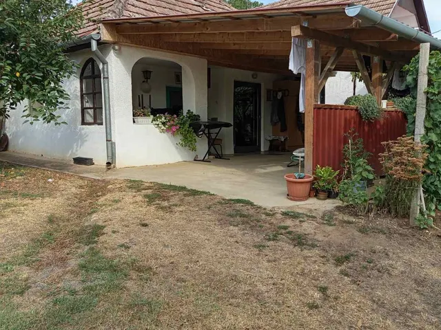 Eladó mezőgazdasági ingatlan Gyulaj 60 nm