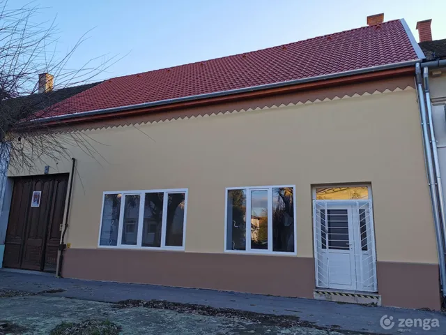 Eladó kereskedelmi és ipari ingatlan Hódmezővásárhely 107 nm