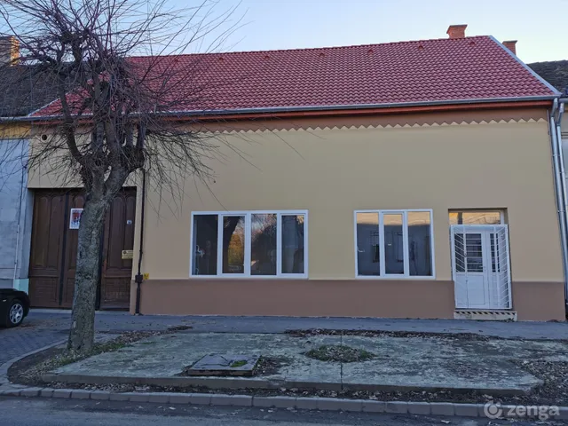 Eladó lakás Hódmezővásárhely 107 nm
