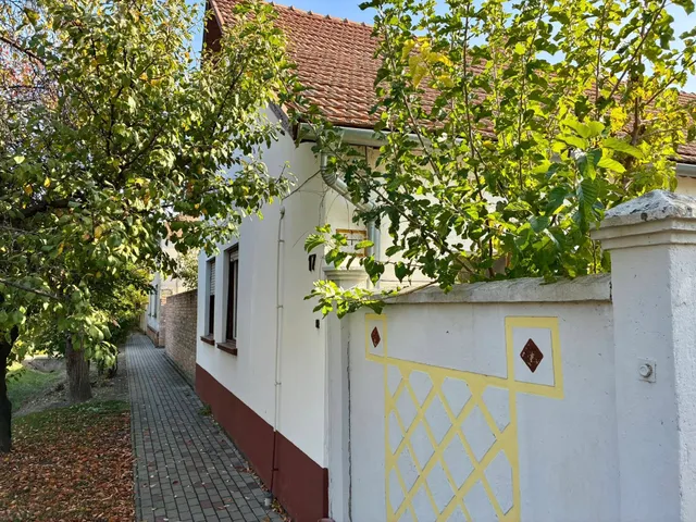 Eladó ház Makó, Újváros 100 nm