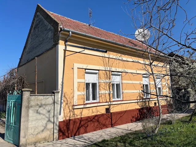 Eladó ház Kiszombor 140 nm
