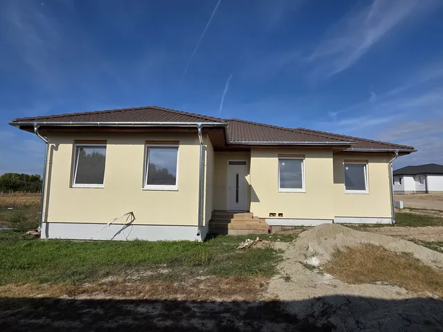 Eladó ház Kecskemét, Alsószéktó 111 nm