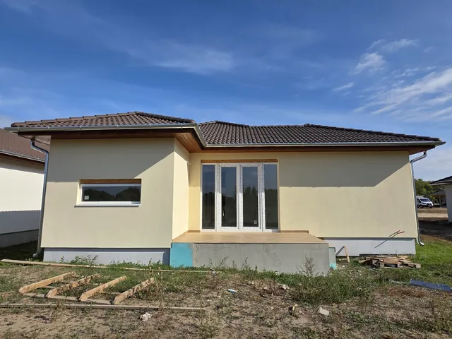 Eladó ház Kecskemét, Alsószéktó 111 nm