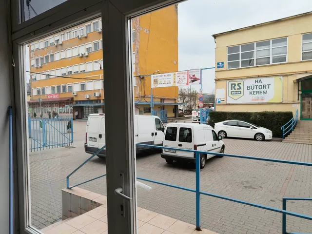 Kiadó kereskedelmi és ipari ingatlan Budapest XVIII. kerület, Gyömrői út 79-83. 20 nm