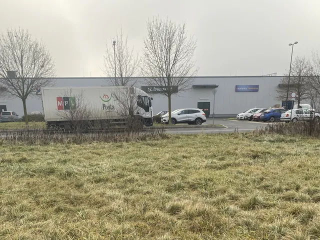 Eladó kereskedelmi és ipari ingatlan Keszthely, Kertváros 4049 nm