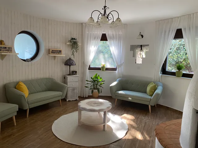 Eladó ház Leányfalu 156 nm