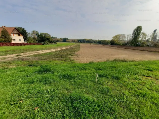 Eladó telek Zamárdi, Kőhegy 3433 nm