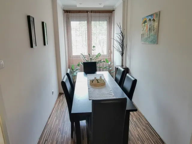 Eladó lakás Győr, Adyváros 81 nm