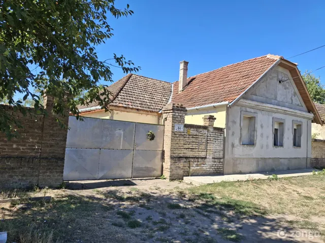 Eladó ház Madaras 210 nm