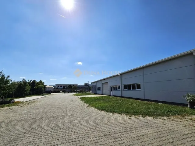 Eladó kereskedelmi és ipari ingatlan Nyúl 1420 nm
