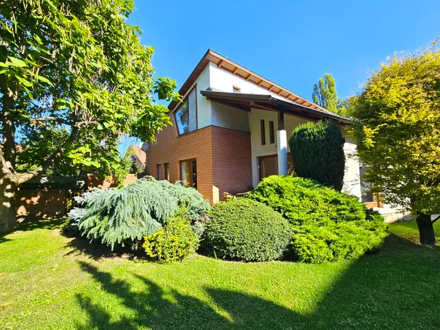 Eladó ház Győr, Révfalu 230 nm