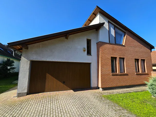 Eladó ház Győr, Révfalu 230 nm