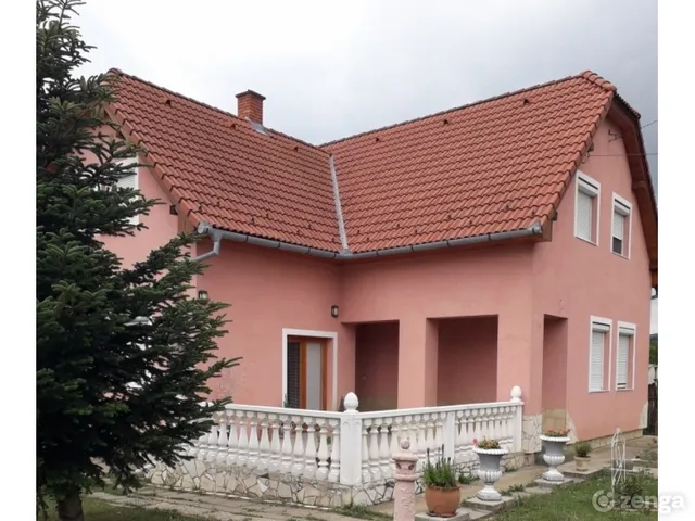 Eladó ház Pécs, Szabolcsfalu 170 nm