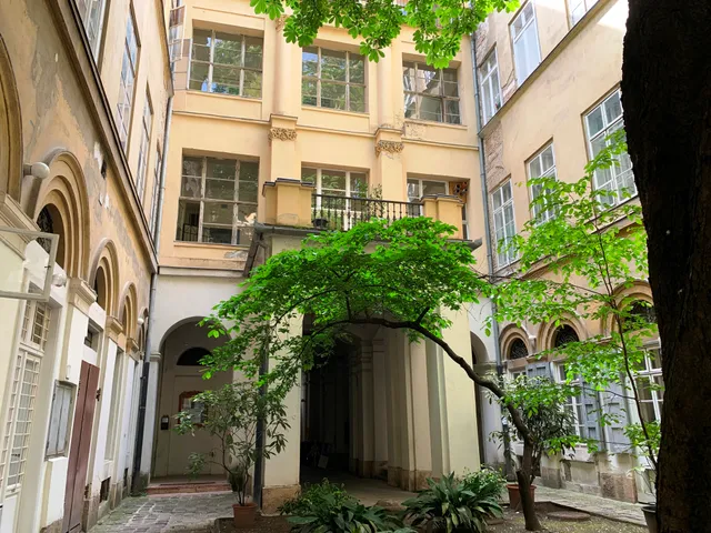 Eladó lakás Budapest V. kerület, Lipótváros, Október 6. utca 662 nm