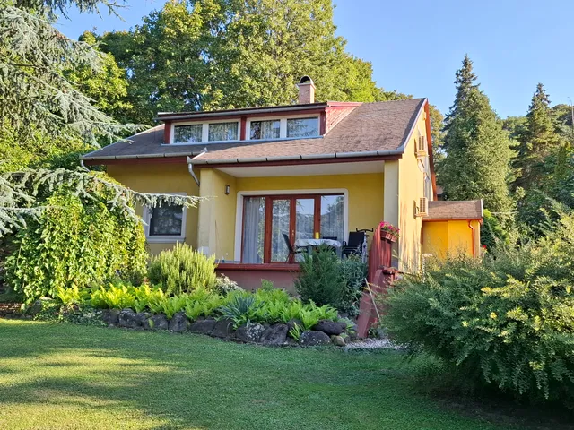 Eladó ház Dömös 196 nm