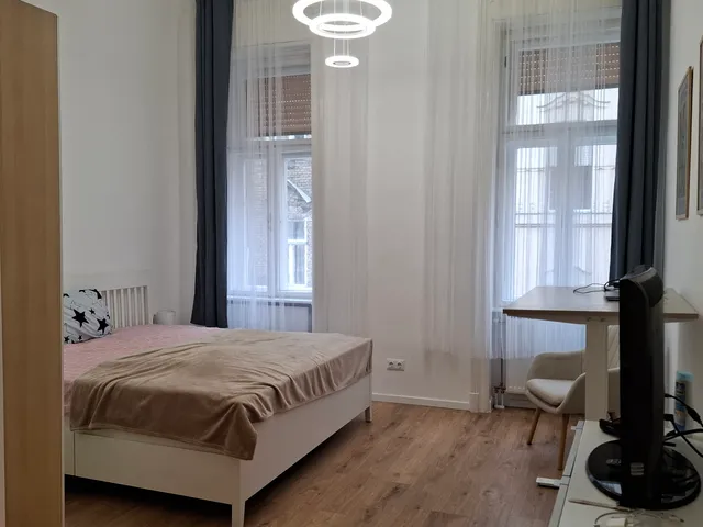 Eladó lakás Budapest VI. kerület, Nagykörúton belüli terület 76 nm