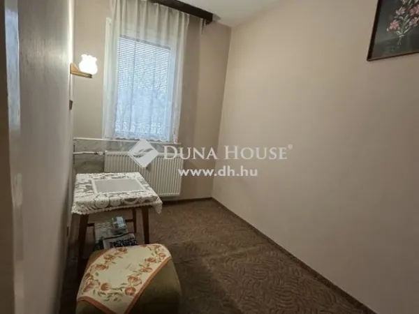 Eladó lakás Dunaújváros 44 nm