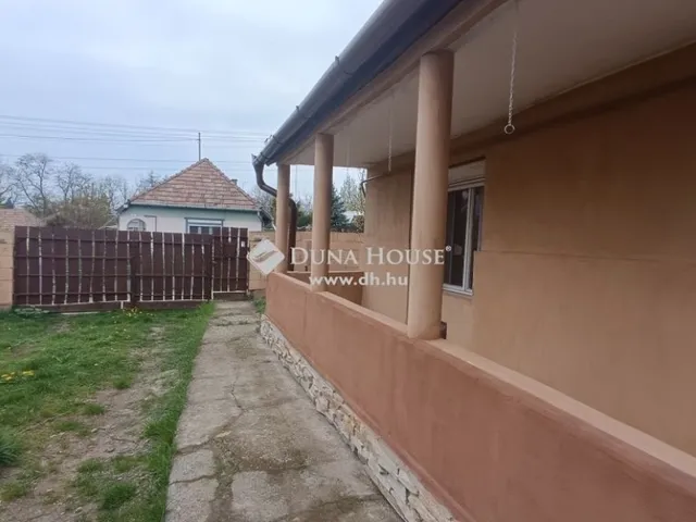 Eladó ház Úri 50 nm