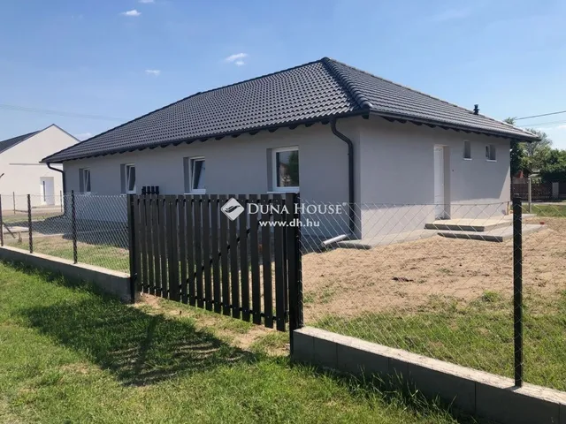Eladó ház Felsőpakony 60 nm