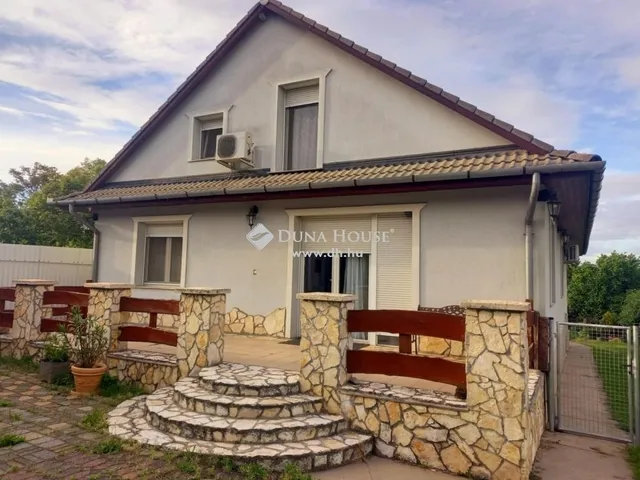 Eladó ház Sülysáp 214 nm