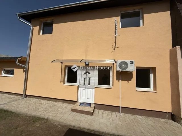 Eladó ház Budapest XVIII. kerület, Szemeretelep 75 nm