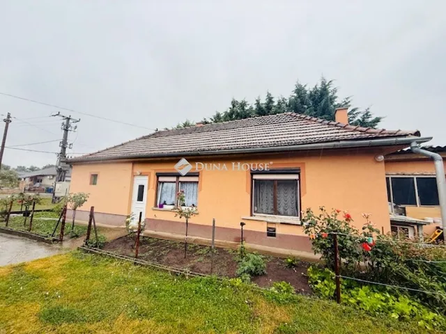 Eladó ház Gomba 57 nm