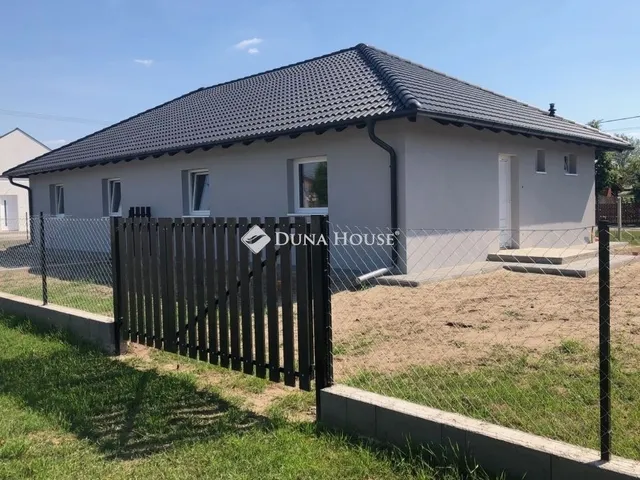 Eladó ház Felsőpakony 60 nm