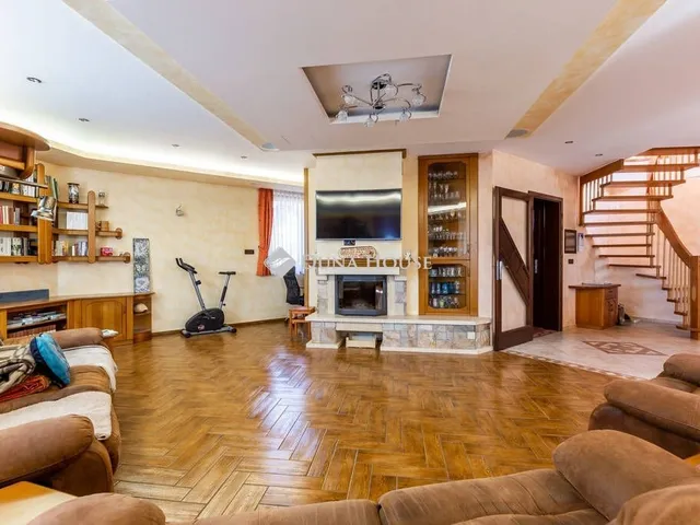 Eladó ház Kistarcsa, Fenyvesliget 310 nm