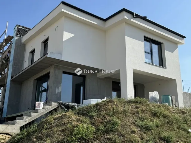 Eladó ház Pécel 217 nm