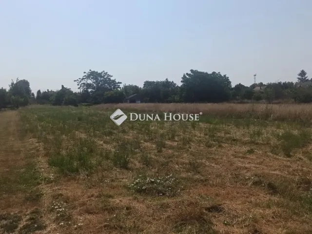 Eladó telek Adony 1000 nm