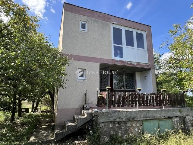 Eladó ház Kulcs 120 nm