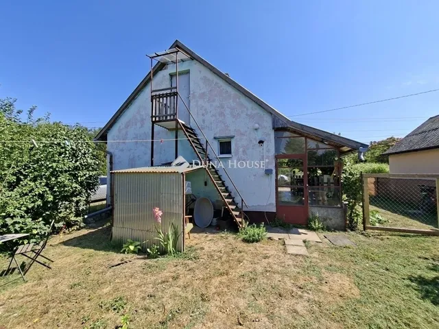 Eladó ház Kulcs 45 nm