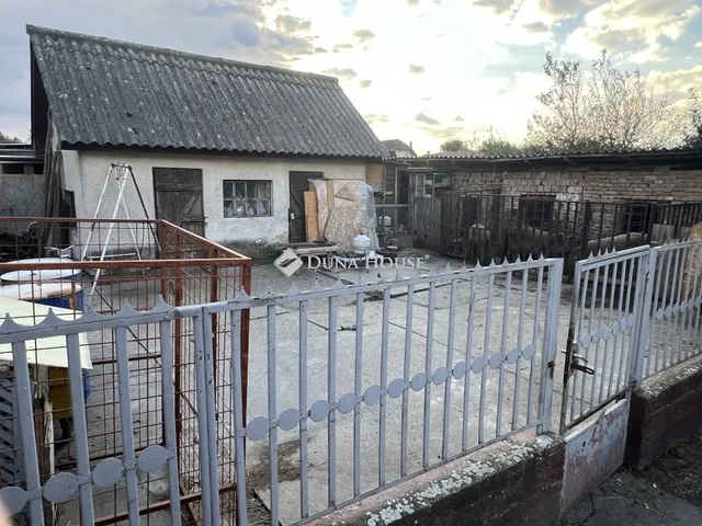 Eladó ház Pusztaszabolcs 74 nm