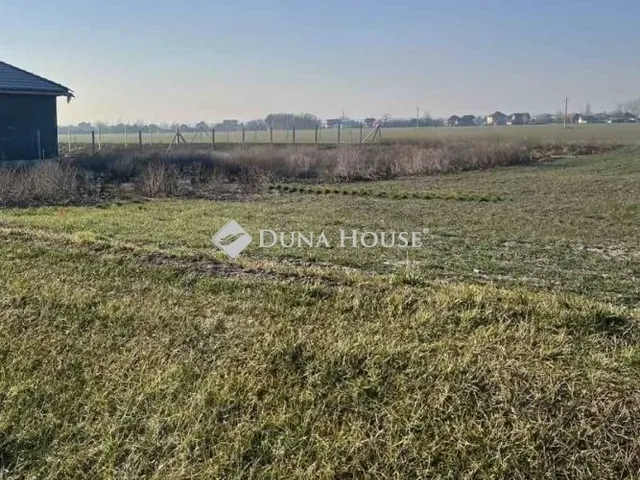 Eladó telek Adony 905 nm