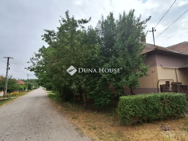 Eladó ház Adony 170 nm