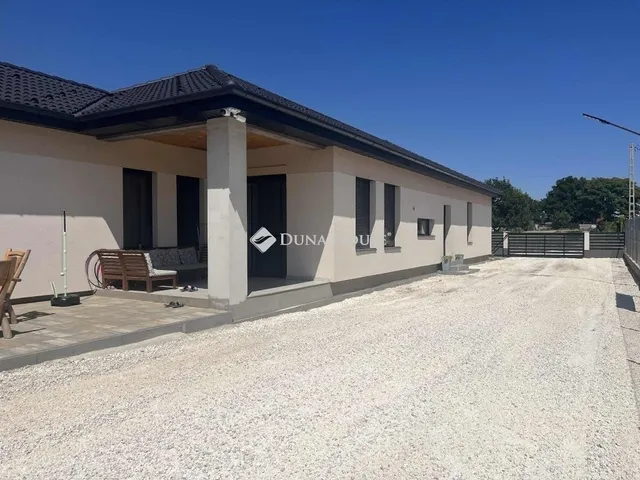 Eladó ház Inárcs 144 nm