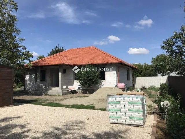 Eladó ház Besnyő 135 nm