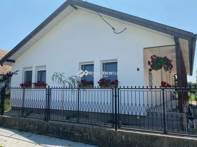 Eladó ház Iváncsa 120 nm