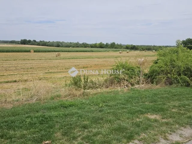 Eladó telek Iváncsa 2500 nm